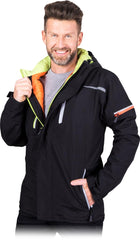 ISOLIERTE SCHUTZJACKE MIT KAPUZE UND REFLEKTOREN