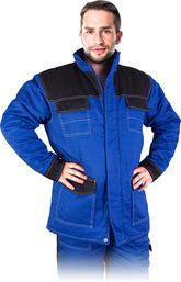 SCHUTZJACKE MIT ISOLIERUNG UND VERSCHLUSSSYSTEM