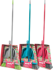 ENSEMBLE DE NETTOYAGE DOMESTIQUE - BALAI, BROSSE ET PELLE LÉGERS