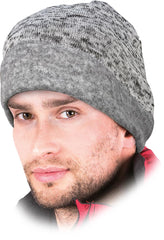 WINTERMÜTZE AUS POLYESTER UND ACRYL, 300 G/M²